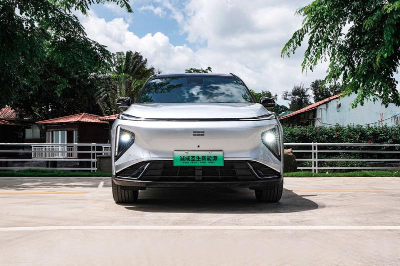 Geely Galaxy L7, 2024 — фото 2 из 12