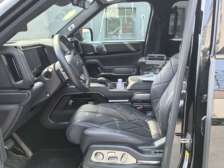 BYD FangChengBao Leopard 8, 2024 — фото 7 из 9