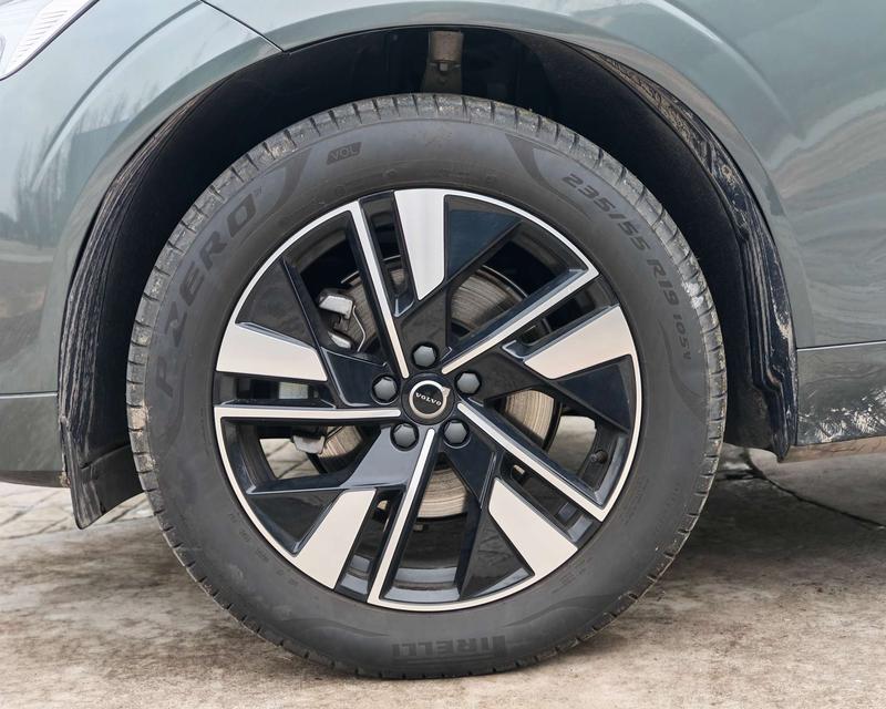 Volvo XC60, 2025 — фото 10 из 12