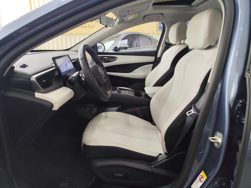 BYD Seal 05 DM-i Hybrid, 2024 — фото 9 из 11