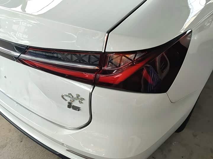 Roewe i5, 2025 — фото 8 из 9