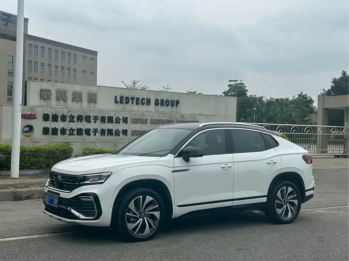 Volkswagen Tayron X, 2022 — купить в Москве под ключ
