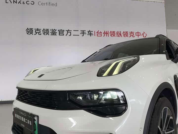 Lynk & Co 01 EM-P Hybrid, 2022 — фото 3 из 9