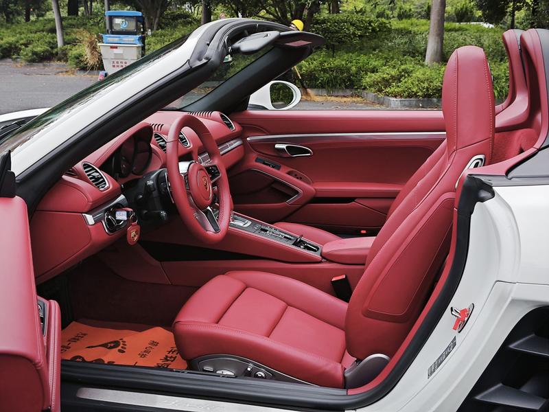 Porsche 718, 2025 — фото 10 из 12