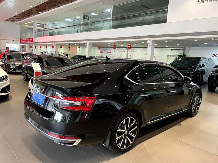 Skoda Superb, 2023 — фото 4 из 9