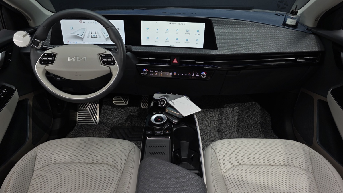 Kia EV6, 2023 — фото 7 из 12