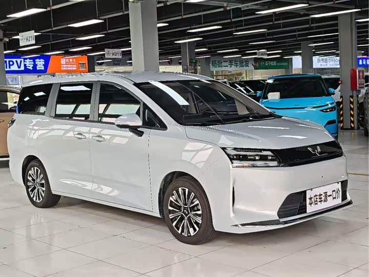 Wuling Starlight 730 Hybrid/EV, 2025 — фото 3 из 9
