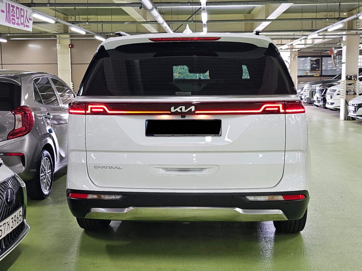 Kia Carnival, 2023 — фото 4 из 12