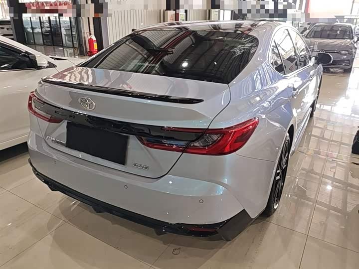Toyota Camry, 2024 — фото 7 из 9