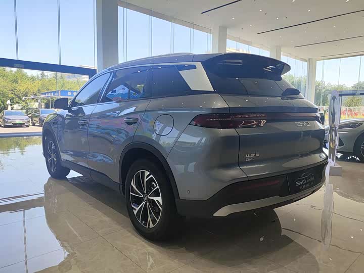 BYD Song Pro Hybrid, 2026 — фото 7 из 9