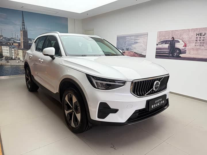 Volvo XC40, 2025 — фото 5 из 9