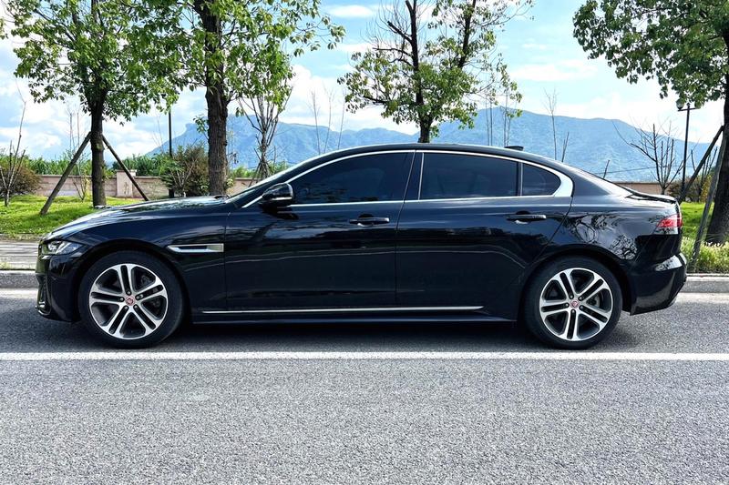 Jaguar XE L, 2023 — фото 3 из 9
