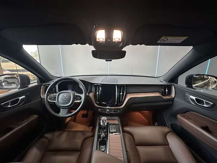 Volvo XC60 Hybrid, 2023 — фото 9 из 9