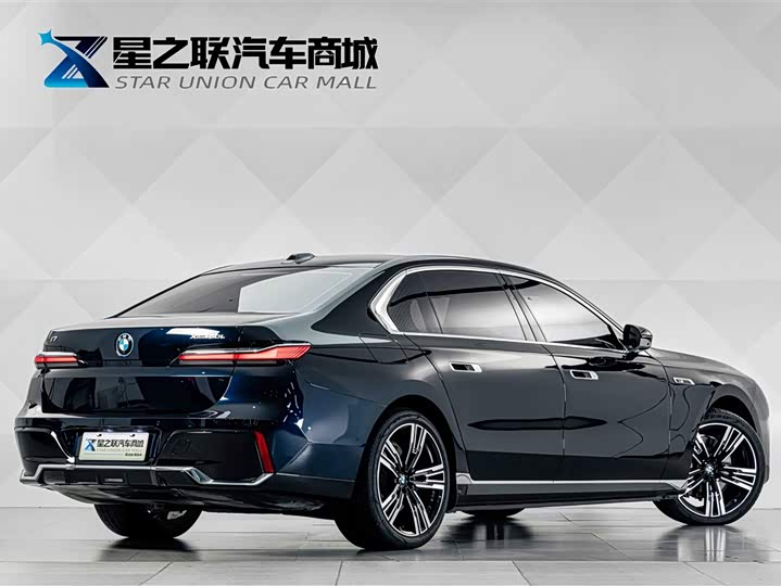 BMW i7, 2024 — фото 6 из 9