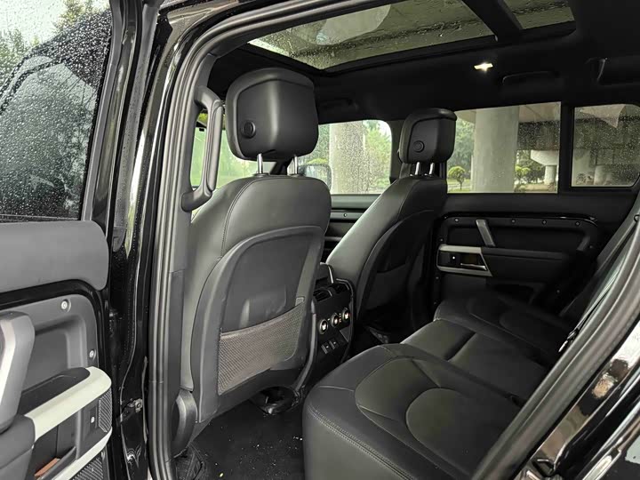 Land Rover Defender, 2023 — фото 9 из 9