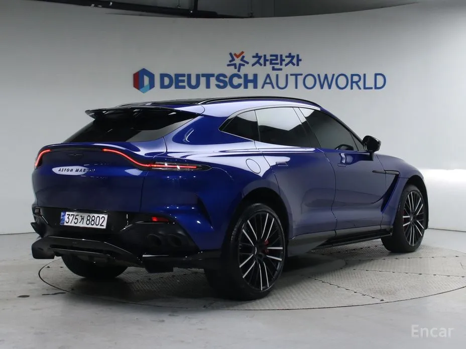 Aston Martin DBX, 2023 — фото 2 из 12