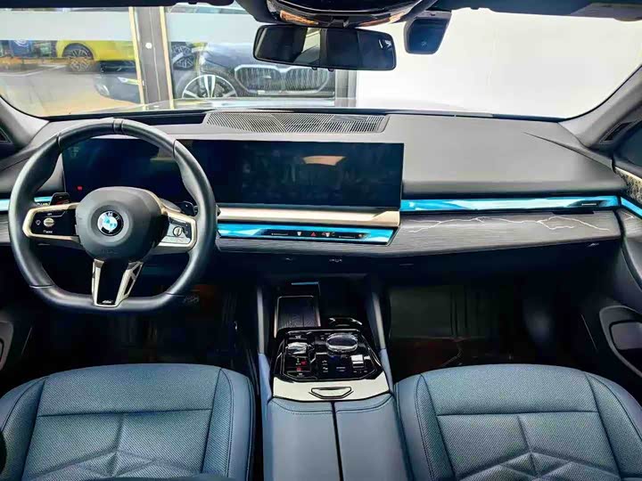 BMW 5 Series, 2024 — фото 6 из 9