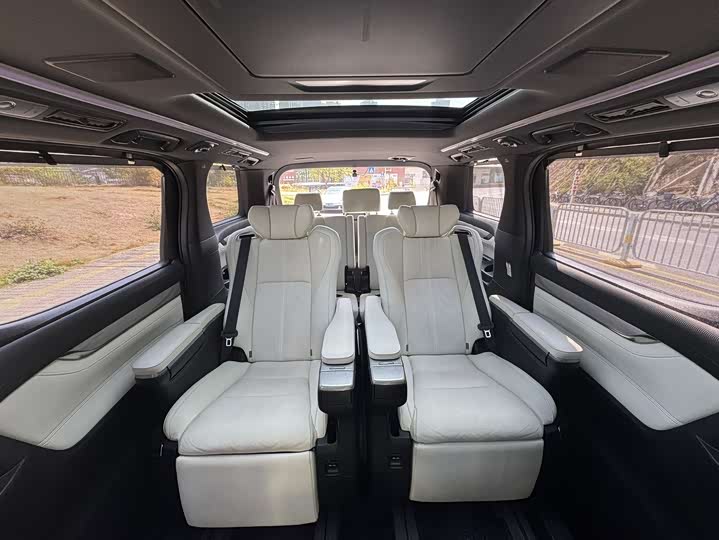 Toyota Alphard, 2025 — фото 6 из 9