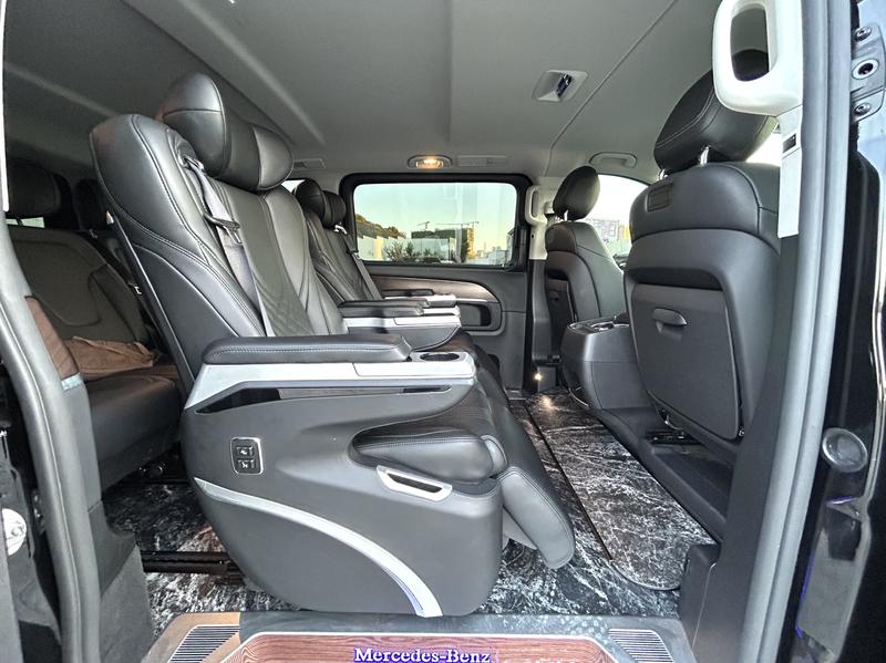 Mercedes-Benz V-Class, 2023 — фото 9 из 10