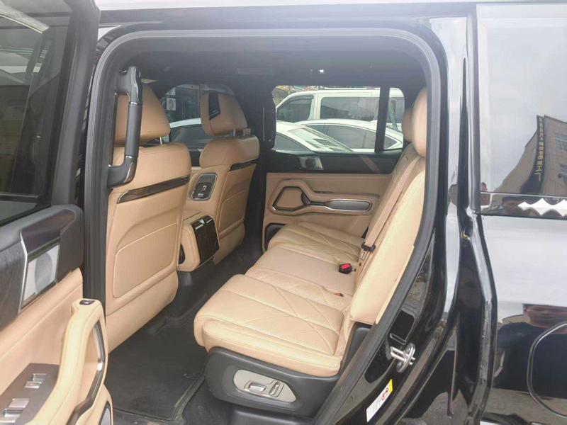 BYD FangChengBao Leopard 8, 2025 — фото 9 из 10