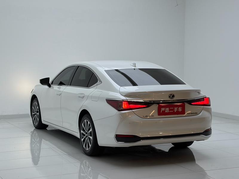 Lexus ES, 2023 — фото 4 из 12