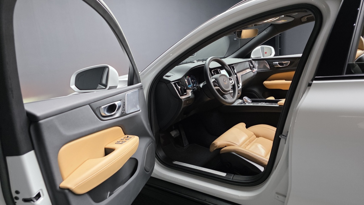 Volvo V60, 2022 — фото 10 из 12