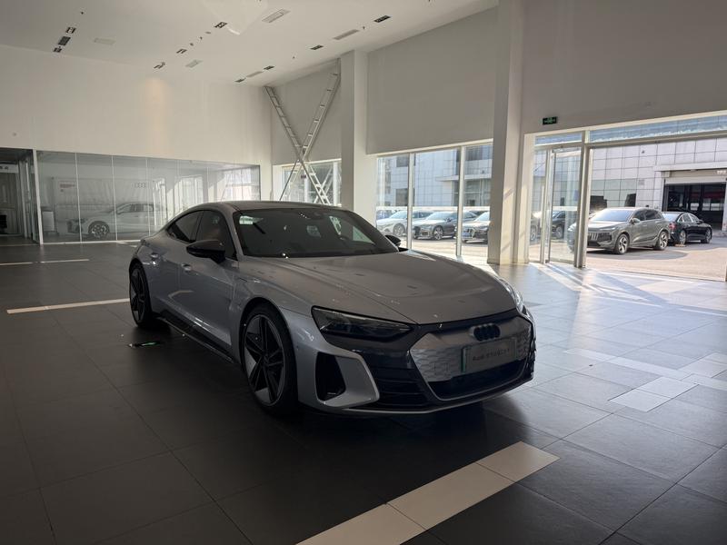Audi e-tron GT, 2024 — фото 3 из 12