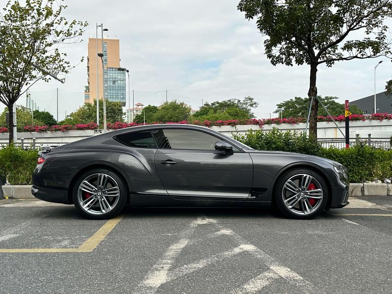 Bentley Continental GT, 2022 — фото 5 из 10