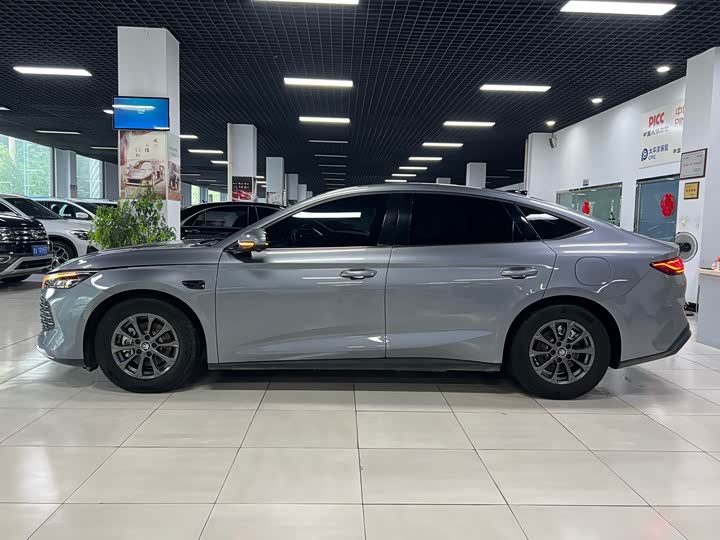 BYD Qin L, 2025 — фото 3 из 9