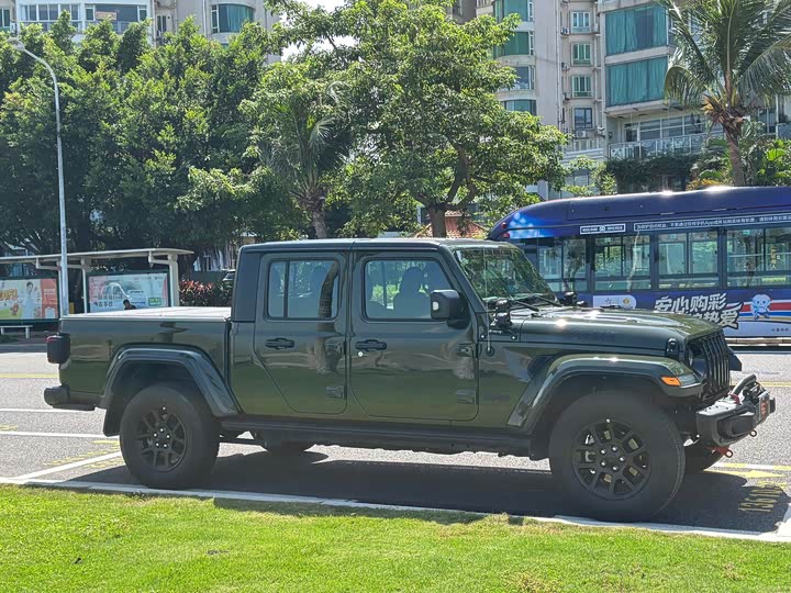 Jeep Gladiator, 2026 — фото 7 из 9