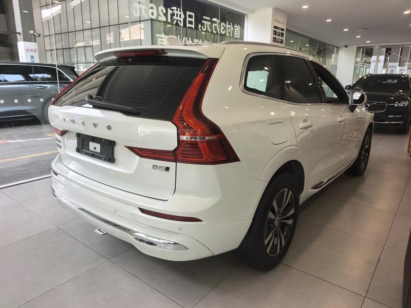 Volvo XC60, 2023 — фото 5 из 12