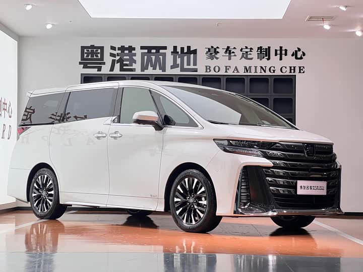 Toyota Vellfire, 2024 — фото 3 из 9