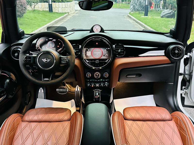 Mini Mini JCW, 2022 — фото 7 из 12