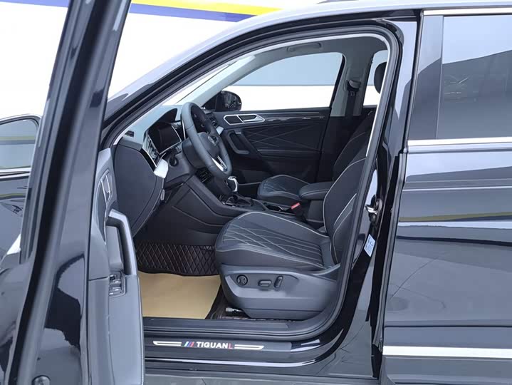 Volkswagen Tiguan L Pro, 2024 — фото 9 из 9