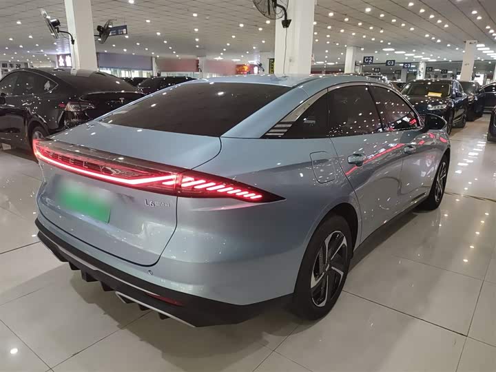 Geely Galaxy L6, 2024 — фото 5 из 9