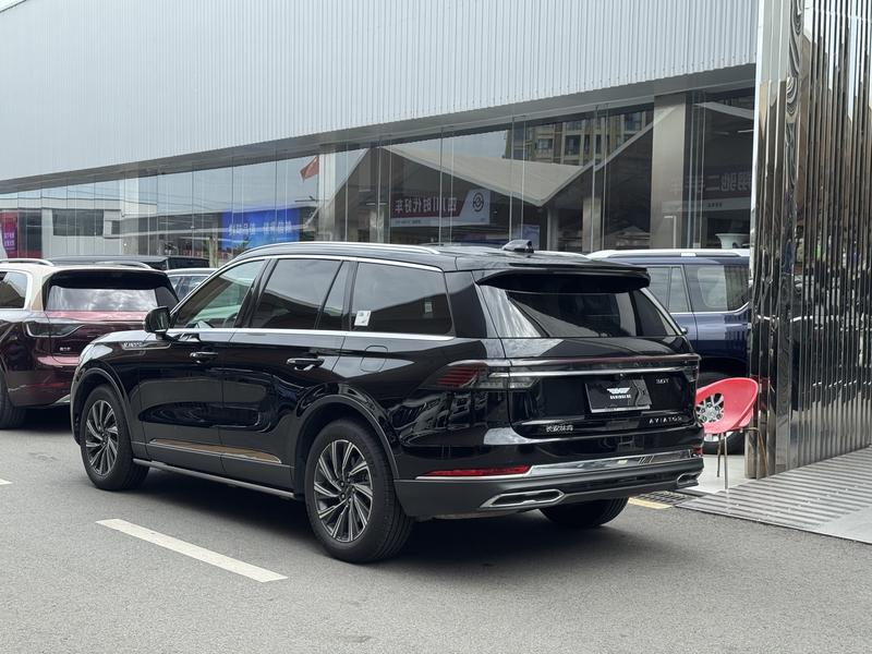 Lincoln Aviator, 2025 — фото 2 из 9
