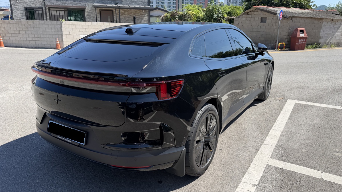 Polestar 4, 2025 — фото 2 из 12