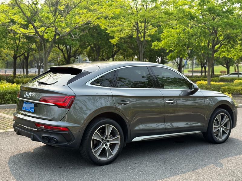 Audi Q5L Sportback, 2022 — фото 5 из 11