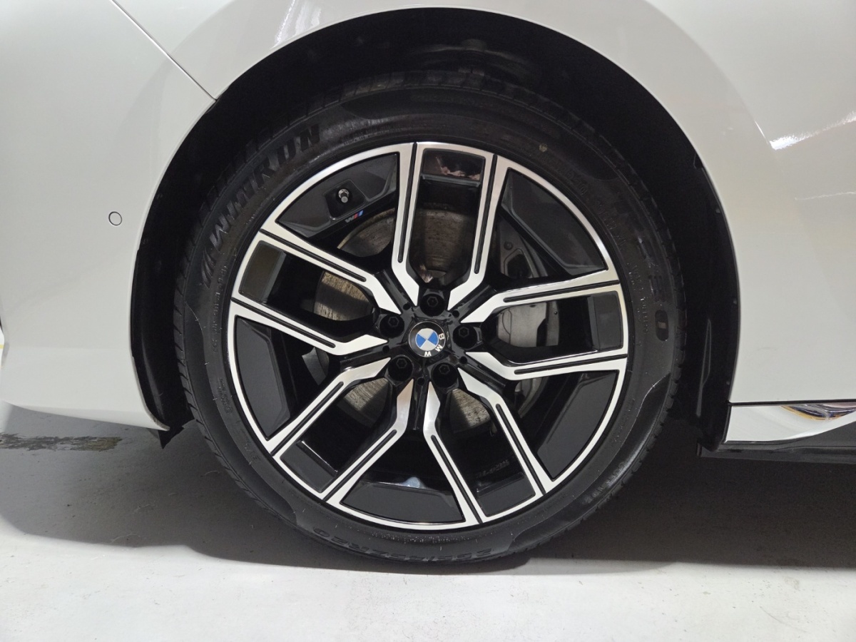 BMW i7, 2023 — фото 5 из 12