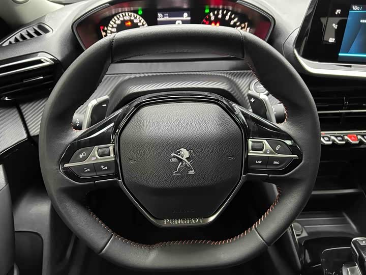 Peugeot 2008, 2024 — фото 3 из 9