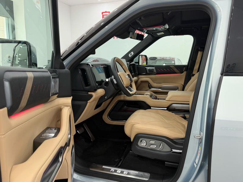 BYD FangChengBao Leopard 8, 2024 — фото 9 из 12