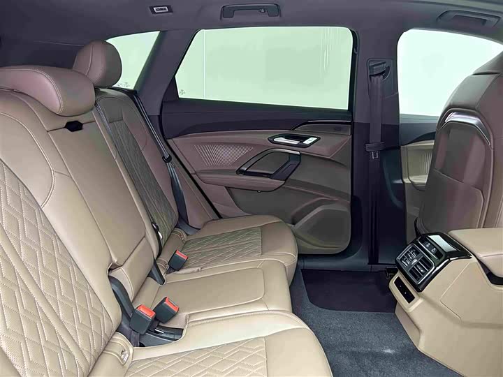 Audi Q5L, 2025 — фото 7 из 9
