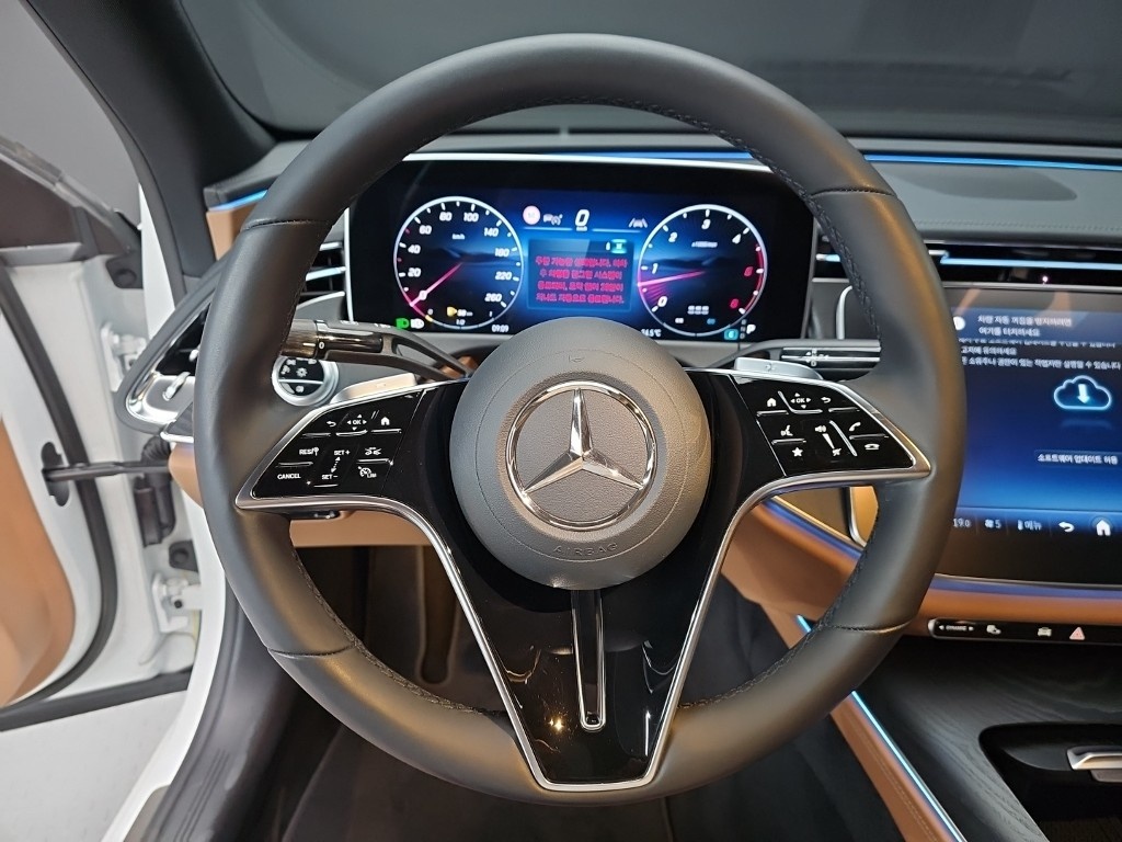 Mercedes-Benz E-Class, 2024 — фото 10 из 12