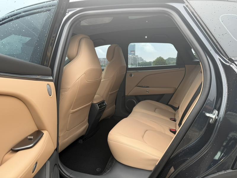 BAIC Arcfox Alpha T5, 2025 — фото 12 из 12