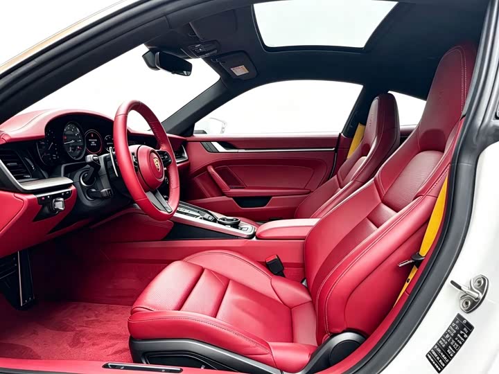 Porsche 911, 2022 — фото 7 из 9