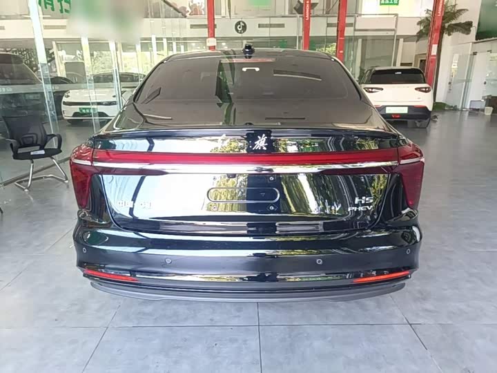 Hongqi H5 Hybrid, 2025 — фото 6 из 9