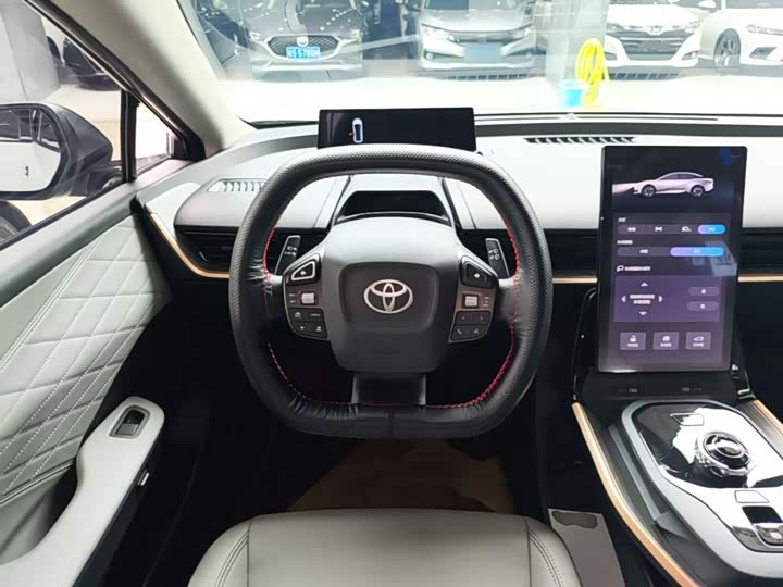 Toyota bZ3, 2024 — фото 7 из 9