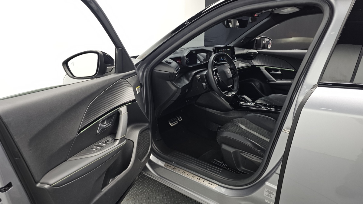 Peugeot 2008, 2021 — фото 10 из 12