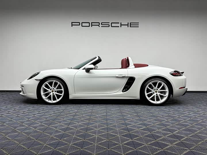 Porsche 718, 2025 — фото 4 из 9
