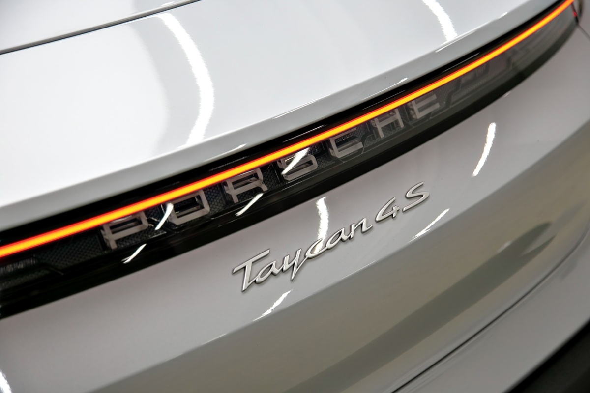 Porsche Taycan, 2024 — фото 7 из 12